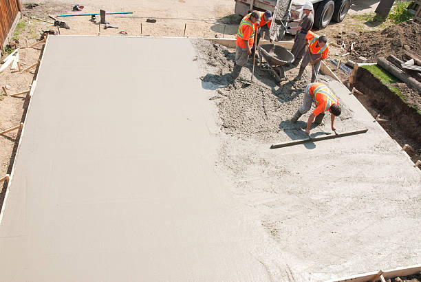 Best Concrete Driveway Installation  in Gun Barrel City, TX